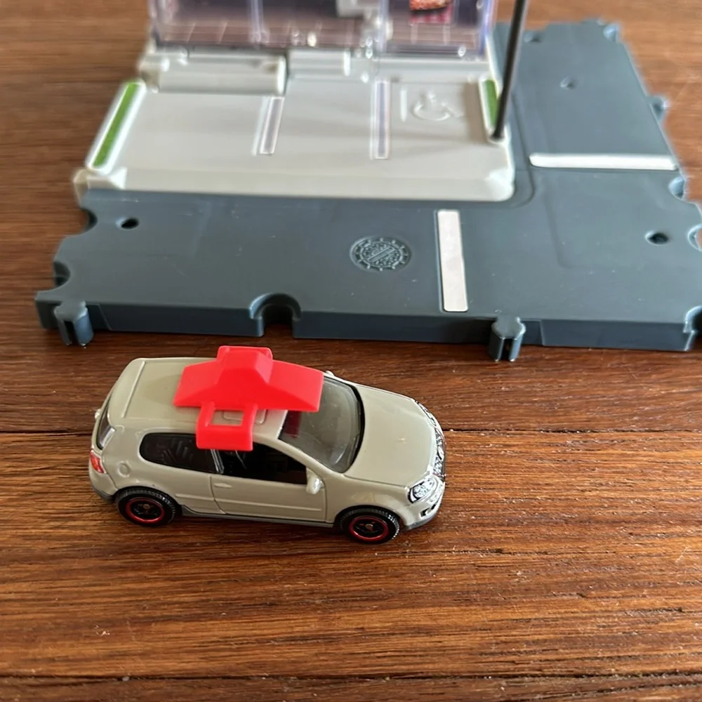Matchbox Pizza Hut Store Playset Diecast Toy Mini Building Collectible